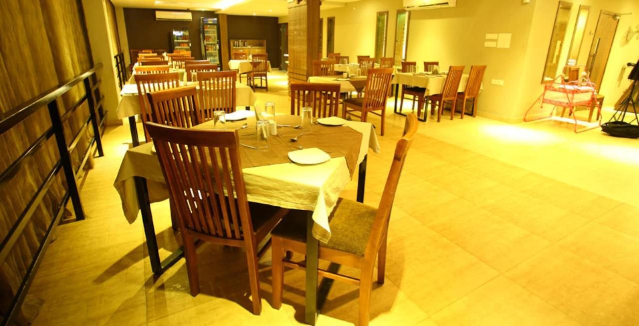 Hotel Monarch 科泽科德 外观 照片